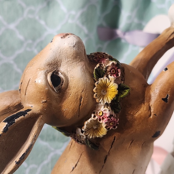 ADORABKE DESTRESSED ROCKING RABBITS. - Picture 8 of 9